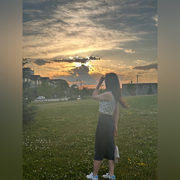 Abbie shops too much - Picture 9 of 14